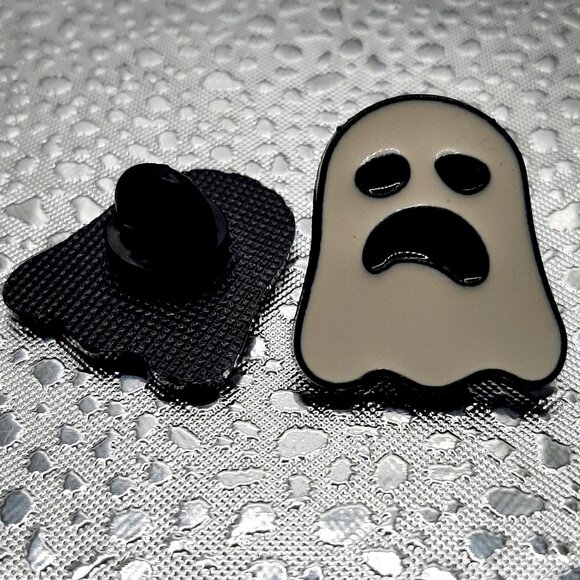 Set of 2 Spooky Ghost Enamel Pins 👻👻 - Picture 5 of 6